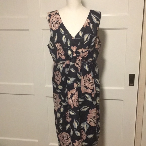 Sleeveless dress - Picture 1 of 3